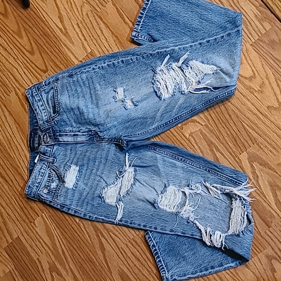 Aeropostale Distressed Mom Jeans Size 2 - Picture 8 of 14